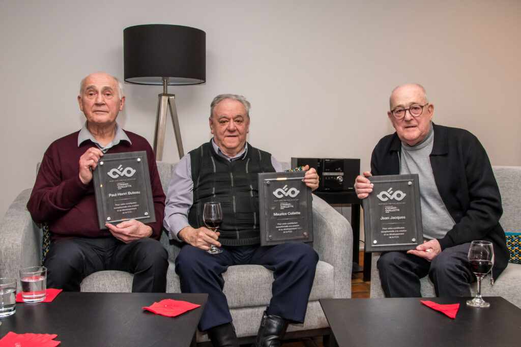 Les trois fondateurs avec leurs plaques